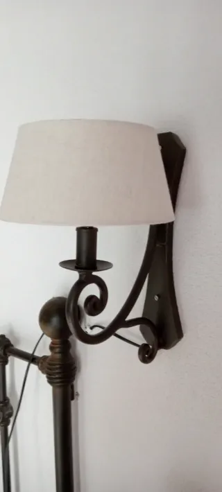 2 Lámparas35 de forja y con tulipas de tela