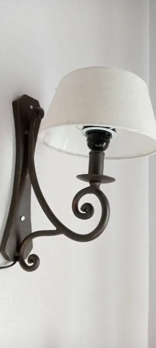 2 Lámparas35 de forja y con tulipas de tela