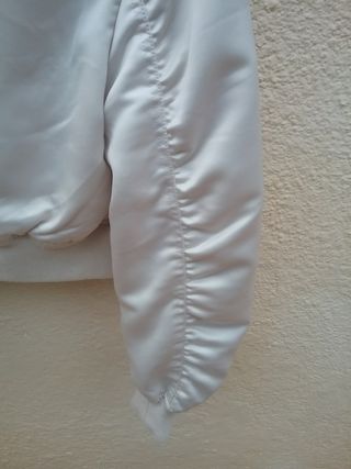 LOTE Cazadora Bomber Bershka Talla XS y 3 camiseta