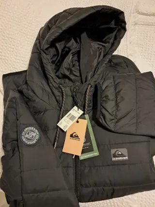 Abrigo Plumífero Negro Quiksilver Talla M