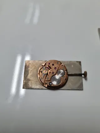 Omega De Ville - Mecanismo y Cristal