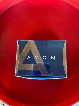 Colgante de oro y rojo con abalorios