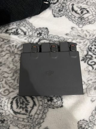 DJI Avata 2 3 baterías y base