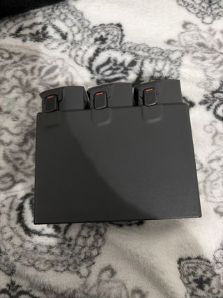 DJI Avata 2 3 baterías y base