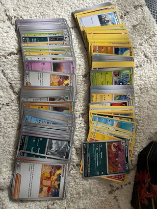 Lotto Carte Pokémon + 2 Lattine