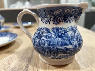 Juego de café inglés Churchill azul y blanco.