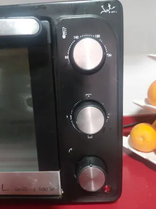 Horno pequeño negro