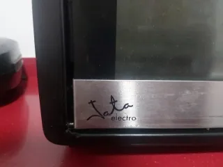 Horno pequeño negro