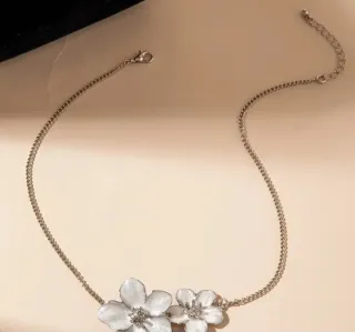 Collar Plateado Flores Blancas  Moda Regalo Navida