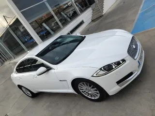 Jaguar XF 200cv