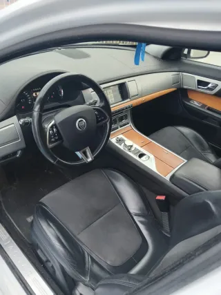 Jaguar XF 200cv