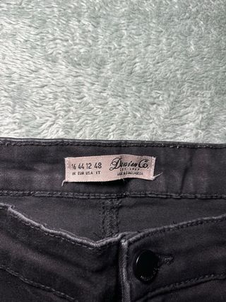 Pantalones negros ajustados