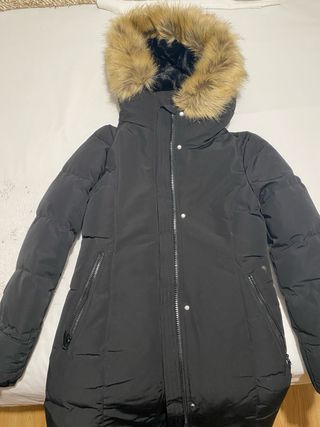 Parka Zara Negra Long Winter con Capucha y Pelo