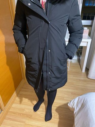 Parka Zara Negra Long Winter con Capucha y Pelo