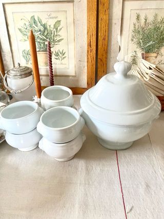 Sopera porcelana blanca cabezas de león + 6 cuenco