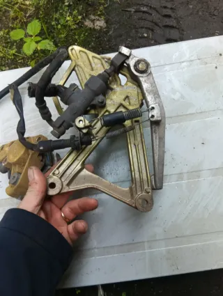 Pedane pilota e freno posteriore Honda NS 125 R