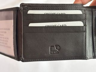 Confezione regalo uomo con portafoglio RFID e calzini