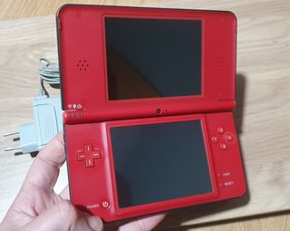 Nintendo DSi XL Mario 25th Aniversario