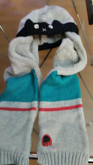 Gorro y bufanda integrada 12/18 meses