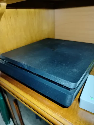 PS4 (PlayStation 4) Negra + 2 Juegos + Caja