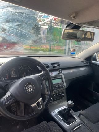 Volkswagen Passat 2011