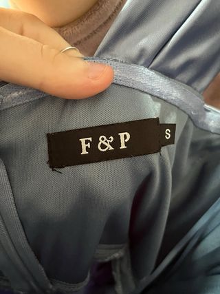 Vestido largo azul satinado