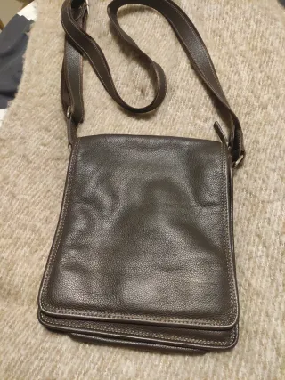 Bolso bandolera de piel para hombre