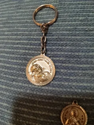 Lote Religioso: Rosarios y Figuras