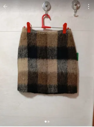 Falda corta cuadros beige y marrón