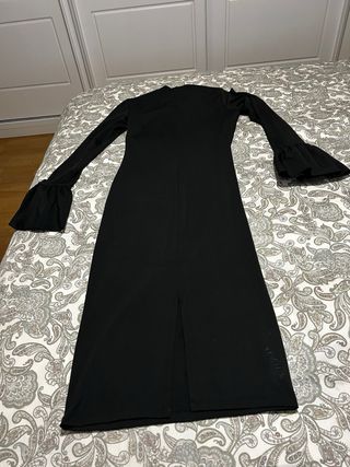 Vestido negro Forster con volante