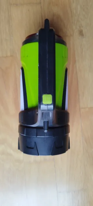 Linterna portátil multifunción