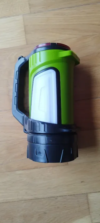 Linterna portátil multifunción