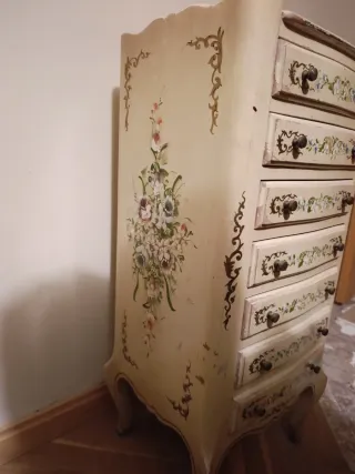 Cómoda veneciana pintada a mano