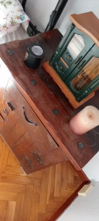 Mesitas de noche de madera y metal