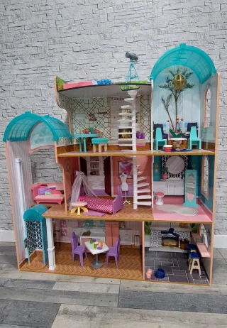 Casa de muñecas grande de madera con muebles