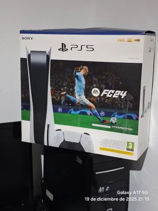 Cajas PlayStation PS4 y PS5 con documentación