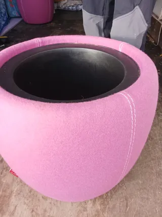 Puf rosa y amarillo de tela