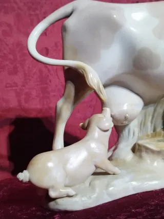 Figura antigua Lladro Vaca y Cerdito