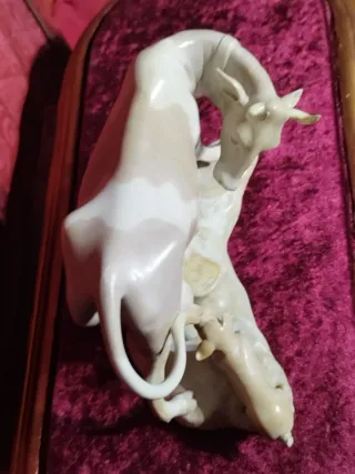 Figura antigua Lladro Vaca y Cerdito