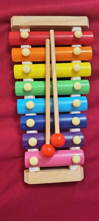 Xilófono de madera arcoíris