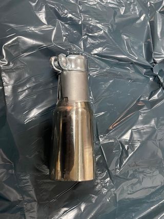 Cola de escape cromada