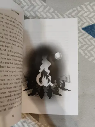 Mirari hegalari (Gaztaro) (Basque Edition)