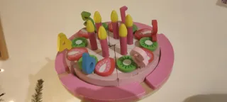 Pastel de madera para jugar