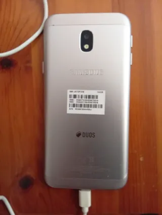 Samsung Galaxy J3 Argento + Cavo di Ricarica