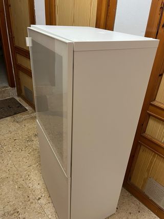Mueble BESTA blanco y cristal