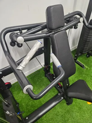 Máquina de gimnasio hombro