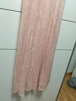 Vestido de fiesta rosa con lentejuelas