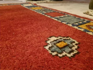 Alfombra Decorativa roja de 120x152cm