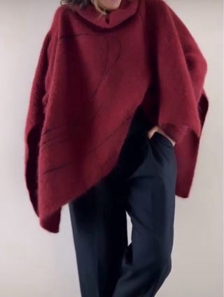 Capa Sarah Pacini Lana Roja Talla Única