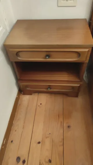 Canapé, 2 mesitas y aparador